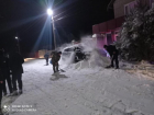 В Ростовской области машину главы администрации закидали снегом из-за неубранных дорог