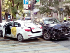 Нелепое ДТП в центре Ростова завершилось трагедией для двух автомобилей
