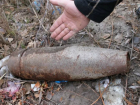 Боевой снаряд обнаружили сельчане у пруда в Ростовской области