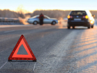 Смертельный наезд на меняющего колесо мужчину в Ростовской области совершила иномарка