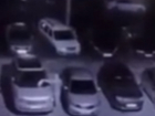 Таинственный поджигатель автомобилей во дворе ростовской Левенцовки попался на видео