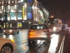 Эпично фатальная встреча четырех люксовых автомобилей и трамвая в центре Ростова попала на видео