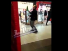 В ожидании волшебного пенделя проходил "перезагрузку" в ТЦ молодой житель Ростова-на-Дону