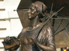 Скульптуру Фаины Раневской демонтировали в Таганроге