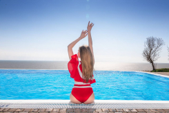 Встречай весну в теплых бассейнах с видом на море