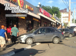 Масштабное ДТП с участием пяти автомобилей произошло в Ростове  