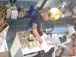 Предприимчивый дончанин пытался расплачиваться в Москве купюрами из «банка приколов»