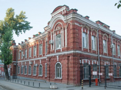 Бывшего завкафедры РостГМУ будут судить за получение 16 взяток