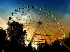 «Одно небо» в Ростове строили суеверные люди: на аттракционе нет кабинки №13