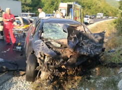 В страшной аварии в Краснодарском крае погиб вылетевший на встречку ростовчанин
