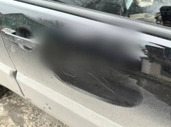 Пожилая рецидивистка из Шахт изуродовала авто соседки ножницами и нацарапала мужской половой орган