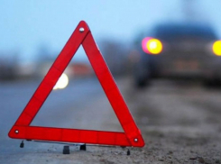 В Ростове при столкновении шести автомобилей пострадали три человека