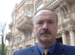 Хочу в сити-менеджеры: пообещавший сократить чиновников экс-прокурор Евгений Беркович