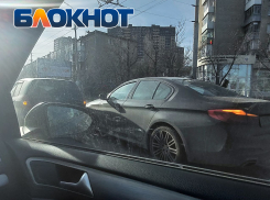 Два ДТП парализовали движение на проспекте Нагибина в Ростове