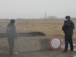 Власти Ростовской области перекрыли движение на поврежденной паводком автодороге