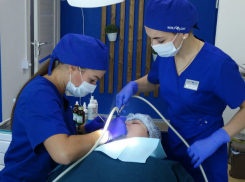 Секрет голливудской улыбки раскрывает стоматолог