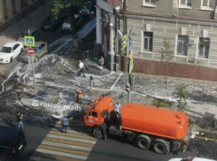 В Ростове центральные улицы помыли с шампунем, удивив горожан