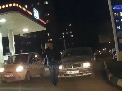 Бдительный ростовчанин раскрыл разводил-попрошаек на автозаправке