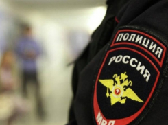 Пьяный таганрожец протащил полицейского на двери своей машины