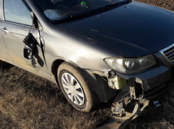 Школьник на велосипеде попал в аварию на трассе в Ростовской области