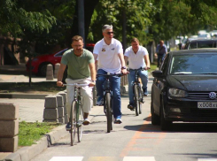 Сити-менеджер Ростова Логвиненко протестировал велодорожку и остался в восторге