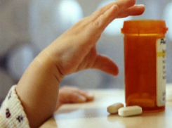 Проглотившая 60 таблеток жаропонижающего трехлетняя девочка попала в реанимацию Ростовской области