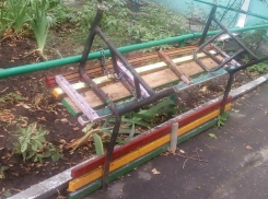 Необычную «охранную систему» с амбарным замком против алкоголиков соорудили ростовчане