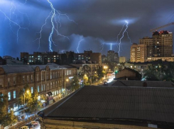 На Ростов надвигается сильный шторм