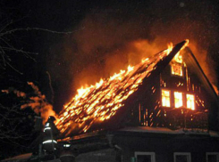 Мужчина сгорел заживо в своем большом частном доме в Ростовской области