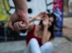 Ростовские полицейские задержали грабителя, сорвавшего с шеи женщины цепочку