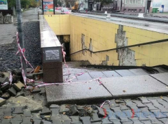 Закрытый подземный переход толкает горожан под колеса в центре Ростова