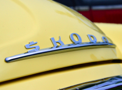 В Ростове-на-Дону автомойщик угнал иномарку клиента и попал в аварию