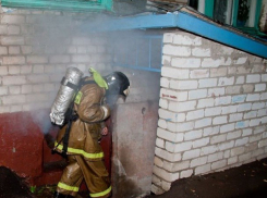 Мужчину с ножевым ранением бросили в горящем подвале на улице Пушкинской в Ростове