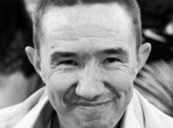 Темноволосый мужчина в рабочей одежде и со шрамом на лбу пропал в Ростове