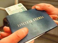 Доцент вуза попался на взятках от студентов в Ростовской области