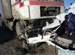 На трассе М-4 «ДОН» MAN смял Mitsubishi: 2 погибли  