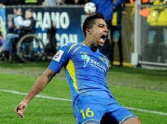 Автор лучшего гола «Ростова» в Лиге чемпионов пояснил информацию о своем уходе 