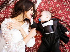 Бывшая жена короля Малайзии Оксана Воеводина боится рассказывать сыну об отце