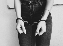 В Ростове 22-летняя девушка одним ударом ножа убила сожителя