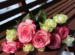 Житель Батайска украл для любимой женщины букет роз и попался в руки полиции