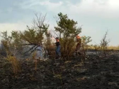 В Ростовской области возбудили уголовное дело по факту пожара в Усть-Донецком районе