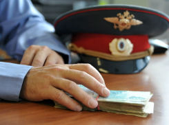 Полицейский из Ростова отправится в колонию на четыре года за взятку