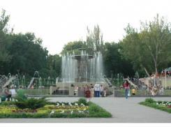 Ростовский парк Революции вошел в 20-ку лучших мест для  отдыха в России