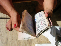 Житель Ростова-на-Дону пять лет продавал поддельные документы