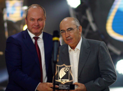 ФК «Ростов» «с огоньком» отметил закрытие сезона и раздал призы лучшим игрокам