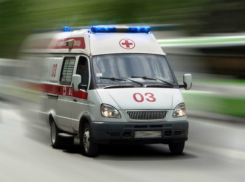Пассажирка автобуса получила травмы после жесткого ДТП со «скрытной» иномаркой в Ростове