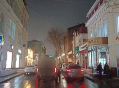 Пенсионерку сбила в центре Ростова машина инкассации