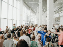 Новогодний семейный праздник с подарками от маркетплейса FRESH пройдет в Аксае