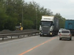 Укладка «обреченного» асфальта под Ростовом попала на видео