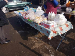 Опасные мясо и молоко обнаружили в переулке и уничтожили власти Ростова-на-Дону